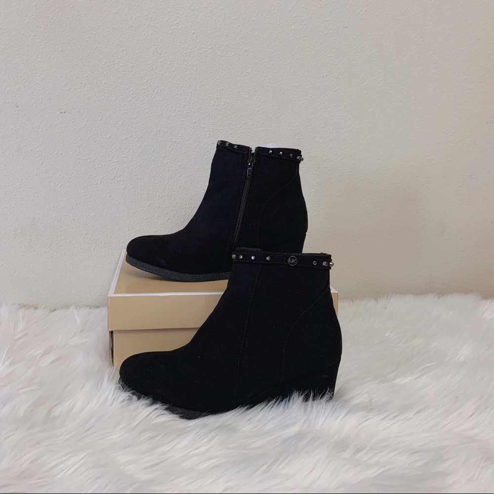 MK booties youth’s size 5 fit well women’s size 7
